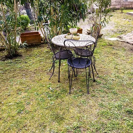 A18 - Poggio, Villetta Monolocale Con Giardino *